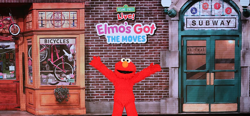 Elmo's Got the Moves